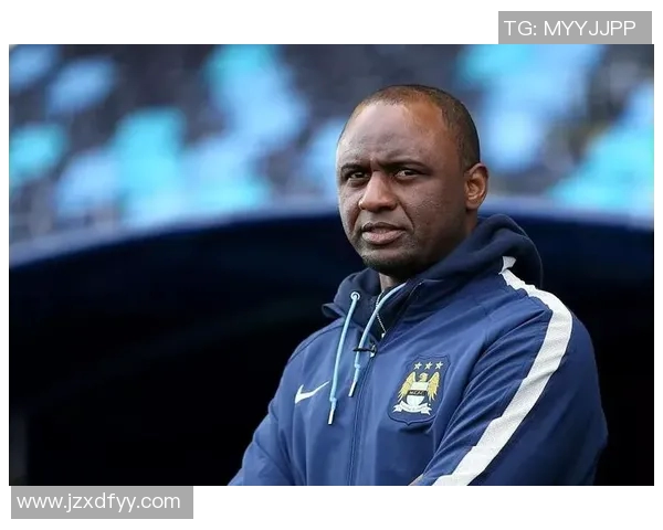 足球明星衣钵传承背后的传奇故事与影响力探讨